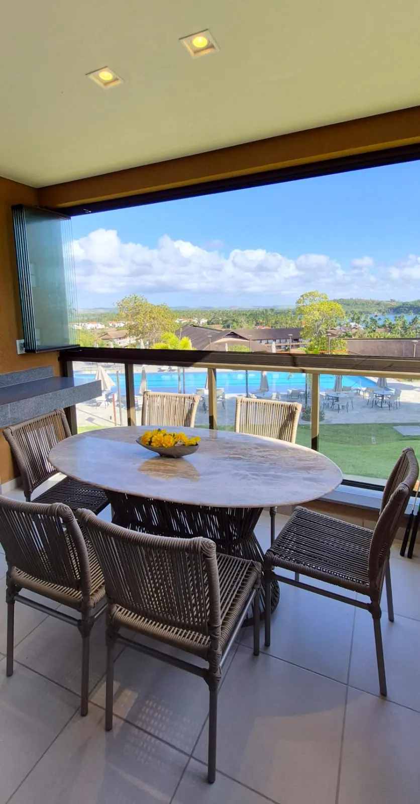 Flat Colinas - Pool View — 1/10